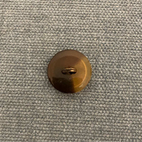 Medium Button - Picture 3 of 3